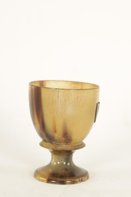 Lot 473 - A 19TH CENTURY HORN SILVER MOUNTED CUP