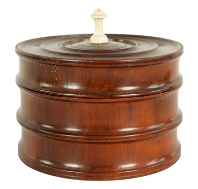 Lot 576 - A GOOD 18TH/19TH CENTURY LIGNUM VITAE TURNED TREENWARE LIDDED BOX