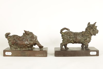 Lot 527 - EDITH BARRETTO PARSONS. A PAIR OF EARLY 20TH CENTURY PATINATED BRONZE CANINE BOOKENDS