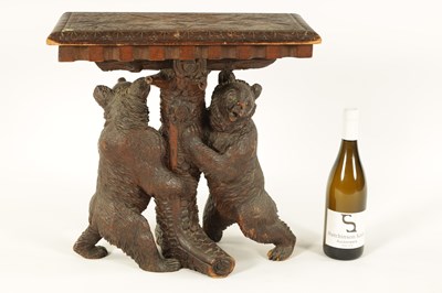 Lot 598 - A FINE 19TH CENTURY BLACK FOREST CARVED LINDEN WOOD DOUBLE BEAR OCCASIONAL TABLE / STOOL