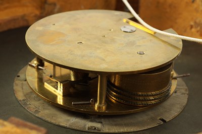 Lot 688 - AN ENGLISH GEORGE III CARVED GILT WOOD CARTEL CLOCK