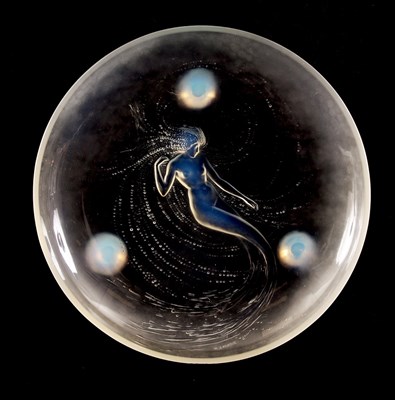 Lot 23 - R. LALIQUE, AN OPALESCENT SIRENE COUPE TREPIDE...