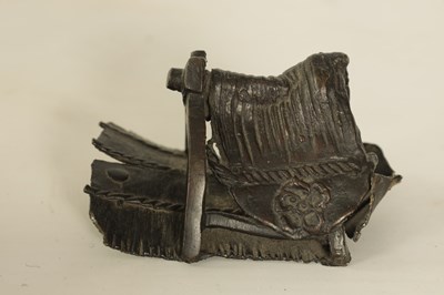 Lot 124 - A 19TH CENTURY CHINESE PATINATED BRONZE CENSOR