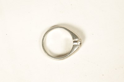 Lot 244 - A GENTLEMEN'S PLATINUM SOLITAIRE 2CT DIAMOND RING