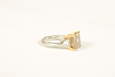 Lot 230 - A LADIES 18CT GOLD  6.02ct PRINCESS CUT SOLITAIRE CHAMPAGNE DIAMOND RING