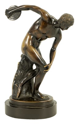 Lot 536 - AN EARLY 20TH CENTURY PATINATED FIGURAL  BRONZE SCULPTURE