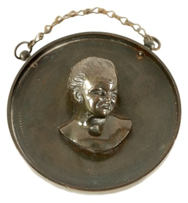 Lot 453 - A 19TH CENTURY MINIATURE BRONZE 'GRAND TOUR' BUST HANGING PLAQUE