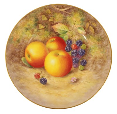 Lot 38 - A FRUIT ROYAL WORCESTER GILT EDGED CABINET PLATE PAINTED BY HARRY AYRTON