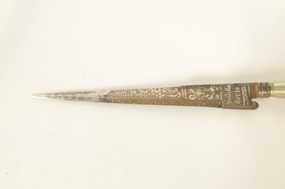 Lot 381 - AN 18TH CENTURY ITALIAN VENDETTA DAGGER