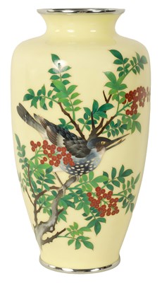 Lot 216 - AN EARLY 20TH CENTURY JAPANESE CLOISONNE VASE BY SATO