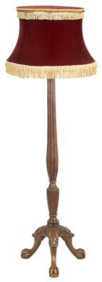 Lot 1371 - AN 18TH CENTURY STYLE MAHOGANY STANDARD LAMP