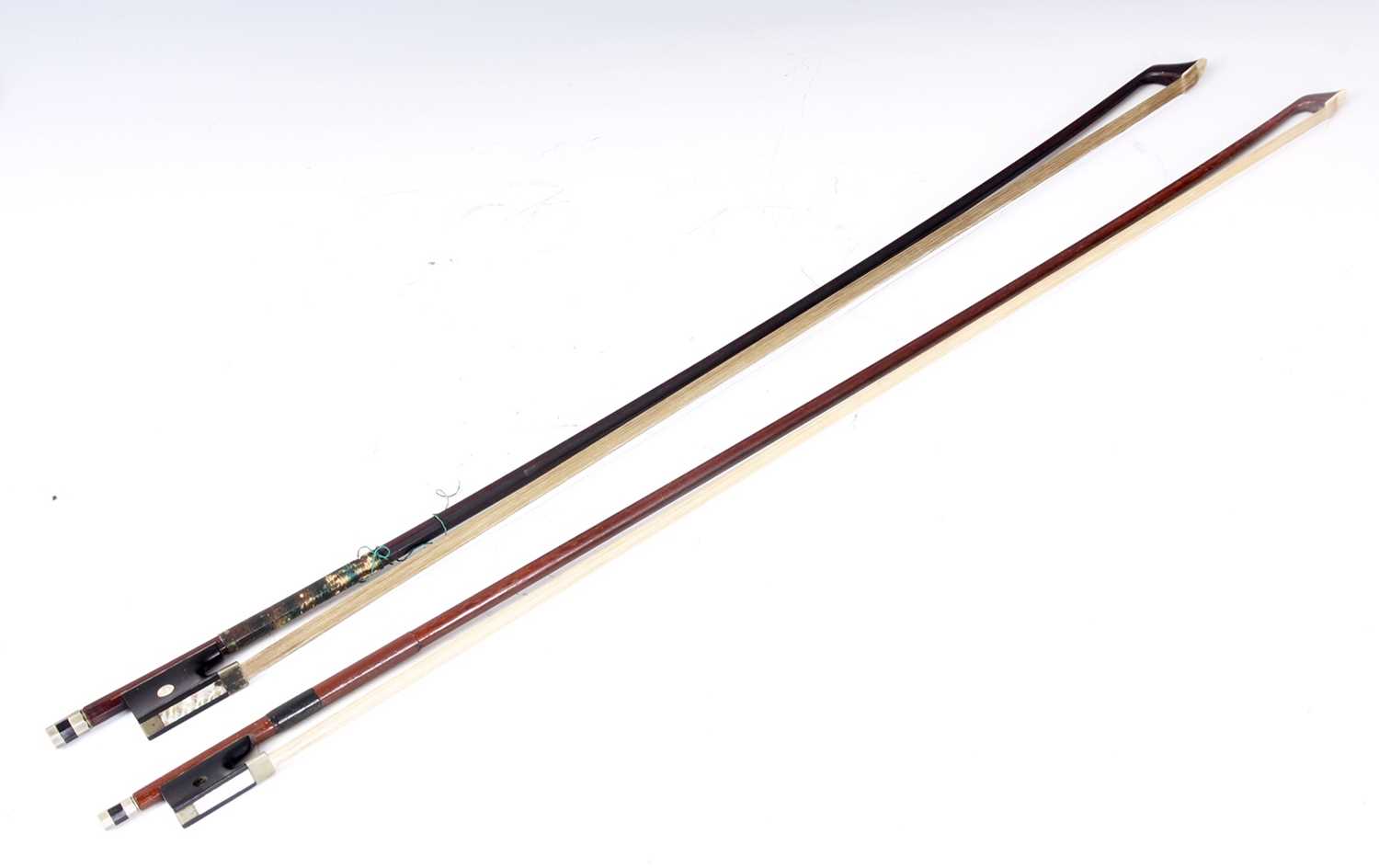 Lot 604 - AN ANTIQUE CELLO BOW with octagonal stick and...