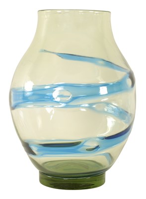 Lot 1111 - A MID 20TH CENTURY BULBOUS SMOKED GLASS CABINET VASE - POSSIBLE WHITE FRIARS