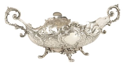 Lot 309 - A GEORGE V CONTINENTAL ROCOCO STYLE SILVER BOAT SHAPED SWEETMEAT DISH