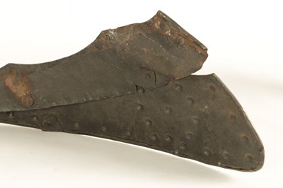 Lot 107 - A 17TH CENTURY CIVIL WAR CROMWELLIAN BOTTOM SECTION OF AN ARTICULATED BACK PLATE