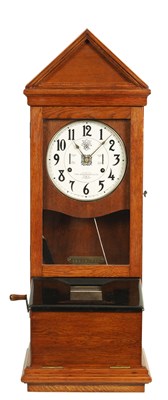 Lot 1170 - AN EARLY 20TH CENTURY OAK CASED INTERNATIONAL TIME RECORDER CO. LTD CLOCKING IN MACHINE