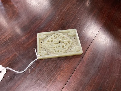 Lot 213 - AN EARLY 20TH CENTURY CHINESE CARVED JADE TABLET