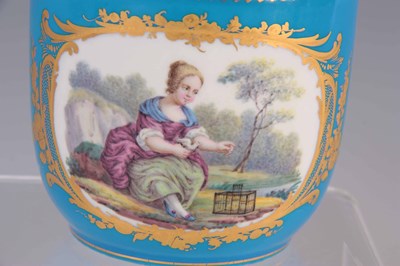 Lot 47 - A FINE LATE 18TH CENTURY SEVRES PORCELAIN BOWL AND COVER
