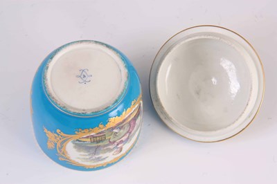 Lot 47 - A FINE LATE 18TH CENTURY SEVRES PORCELAIN BOWL AND COVER