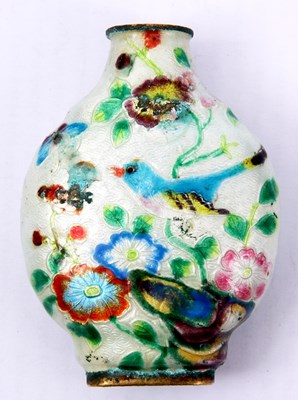 Lot 115 - A 19TH CENTURY CHINESE ENAMEL SNUFF BOTTLE...