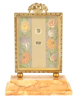 Lot 28 - A SMALL VINTAGE SWISS ORMOLU AND PINK MARBLE DESK CLOCK