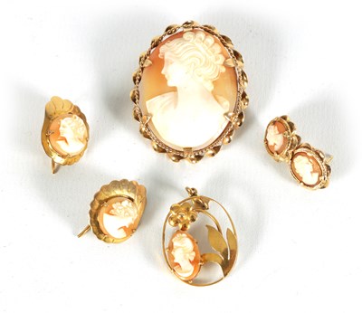 Lot 238 - A COLLECTION OF 9CT GOLD CAMEO JEWELLERY