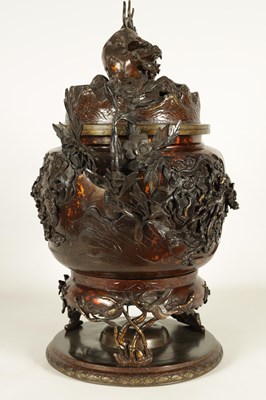 Lot 327 - A LARGE JAPANESE MEIJI PERIOD PATINATED KORO AND COVER