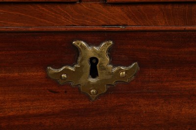 Lot 1664 - A GOOD GEORGE III MAHOGANY CHEST OF DRAWERS OF SMALL SIZE