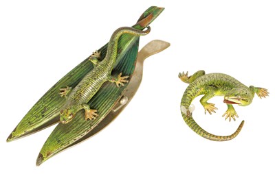 Lot 664 - TWO LATE 19TH CENTURY/EARLY 20TH CENTURY BERGMAN STYLE COLD PAINTED ANIMALIER BRONZE PAPER CLIP AND SCULPTURE OF LIZARDS