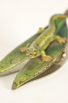 Lot 664 - TWO LATE 19TH CENTURY/EARLY 20TH CENTURY BERGMAN STYLE COLD PAINTED ANIMALIER BRONZE PAPER CLIP AND SCULPTURE OF LIZARDS