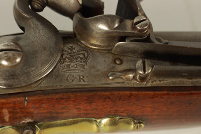 Lot 398 - AN EARLY 19TH CENTURY BROWN BESS FLINTLOCK RIFLE BY WILLIAM KETLAND