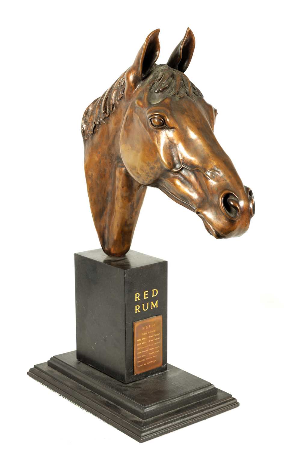 Lot 708 - MAUREEN COATMAN. A LARGE LIMITED EDITION BRONZE SCULPTURE OF RED RUM