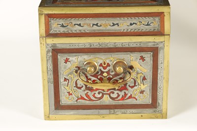 Lot 600 - AN EARLY 18TH CENTURY GERMAN PEWTER, BRASS AND TORTOISESHELL BOULLE WORK TABLE CABINET IN THE MANNER OF JOHANN PUCHWISER