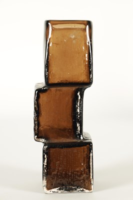 Lot 1 - A 20TH CENTURY WHITEFRIARS SMOKED GLASS ‘DRUNKEN BRICKLAYER’ VASE