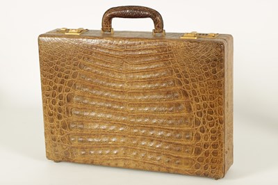 Lot 632 - A GOOD VINTAGE CROCODILE BRIEFCASE