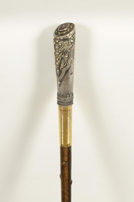 Lot 449 - AN EARLY 20TH CENTURY RHINOCEROS HORN SWAGGER STICK