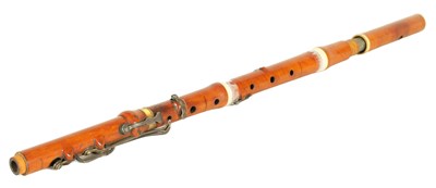 Lot 487 - AN EARLY 19TH CENTURY BAROQUE BOXWOOD AND IVORY FLUTE BY GOULDING, LONDON.