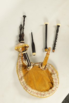 Lot 494 - A 19TH CENTURY ROSEWOOD AND IVORY MUSETTE DE COUR