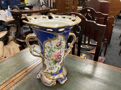 Lot 38 - A 19TH CENTURY RIDGEWAY TYPE TWO-HANDLED FLARED VASE AND COVER