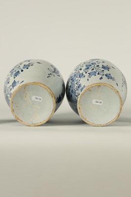 Lot 36 - A PAIR OF 18TH CENTURY BLUE AND WHITE DELFT VASES AND COVER