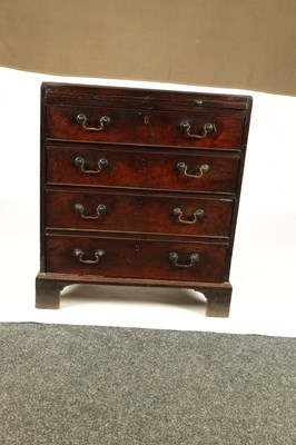 Lot 1143 - A GOOD GEORGE III MAHOGANY CADDY TOP CHEST OF DRAWERS OF SUPERB COLOUR AND PATINATION