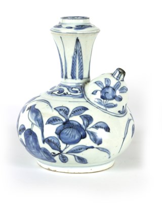Lot 104 - A EARLY MING DYNASTY BLUE AND WHITE KENDI