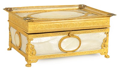 Lot 633 - A FINE 19TH CENTURY FRENCH PALAIS ROYAL MOTHER OF PEARL AND GILT ORMOLU  SIX BOTTLE PERFUME CASKET