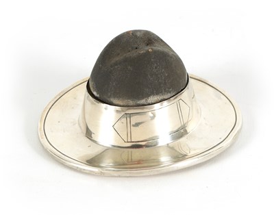 Lot 346 - AN UNUSUAL GEORGE V SILVER DRESSING TABLE BOX FORMED AS A STETSON