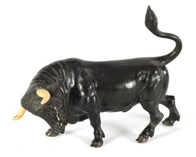 Lot 692 - AN EARLY 20TH CENTURY AUSTRIAN COLD-PAINTED FRANZ BERGMAN STYLE BRONZE DEPICTING A RAGING BULL