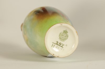 Lot 72 - AN EARLY 20TH CENTURY MINIATURE ROYAL WORCESTER DOUBLE HANDLED BALUSTER VASE