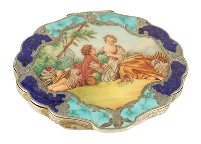 Lot 436 - A 19TH CENTURY ITALIAN SILVER AND ENAMEL COMPACT