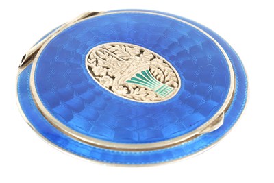 Lot 388 - AN MID 20TH CENTURY AUSTRIAN .935 SILVER AND GUILLOCHE ENAMEL POWDER COMPACT