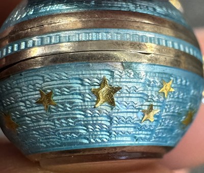 Lot 344 - AN UNUSUAL MID 20TH CENTURY SWISS SILVER AND GUILLOCHE ENAMEL BALL WATCH BROOCH