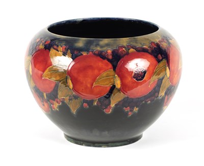 Lot 73 - AN EARLY 20TH CENTURY WILLIAM MOORCROFT GIANT SIZED JARDINIERE